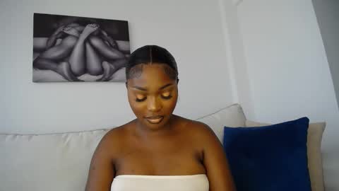 Snapshot of cute_ass18 chatting on February 2025 12:50:01 PM Liya online show from February 2025 12:50:01 PM