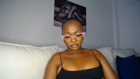 Snapshot of cute_ass18 chatting on February 2025 01:00:02 PM Liya online show from February 2025 01:00:02 PM