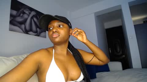 Snapshot of cute_ass18 chatting on February 2025 07:20:01 AM Liya online show from February 2025 07:20:01 AM