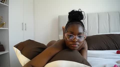 Snapshot of cute_ass18 chatting on March 2025 11:48:01 AM Liya online show from March 2025 11:48:01 AM