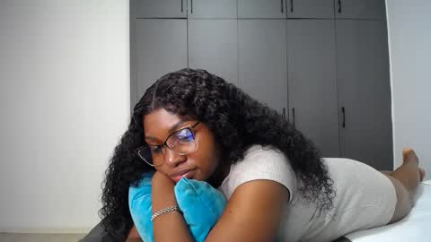 Liya online show from May 2026 08:39:01 PM