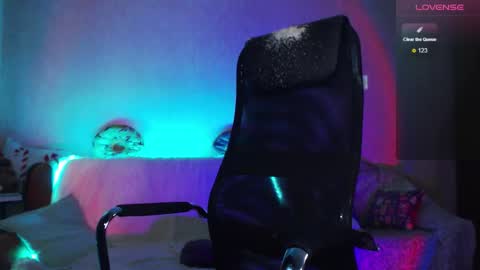 Snapshot of cute_betty chatting on October 2025 12:13:02 PM Betty online show from October 2025 12:13:02 PM