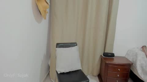Snapshot of cute_brunett chatting on June 2026 06:26:01 AM Sara online show from June 2026 06:26:01 AM