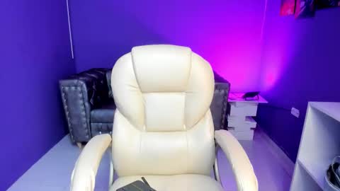 Abby online show from December 2025 04:33:02 AM