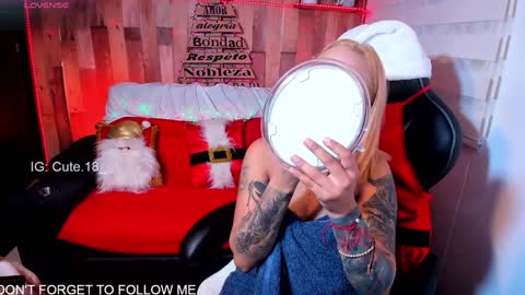 Snapshot of cute_elii chatting on December 2024 11:24:01 PM    Independent Model online show from December 2024 11:24:01 PM