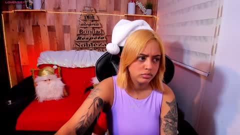 Snapshot of cute_elii chatting on December 2024 11:07:01 PM    Independent Model online show from December 2024 11:07:01 PM