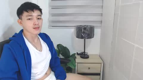 Snapshot of cute_enzo24 chatting on December 2024 07:51:02 AM cute_enzo24 online show from December 2024 07:51:02 AM