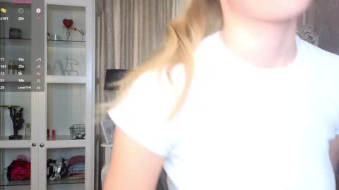 Snapshot of cute_fox_girl chatting on September 2025 07:24:02 AM Anne online show from September 2025 07:24:02 AM