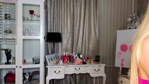 Snapshot of cute_fox_girl chatting on October 2025 07:40:02 AM Anne online show from October 2025 07:40:02 AM