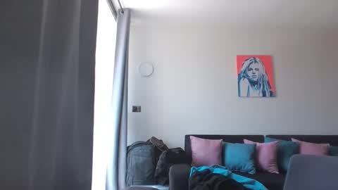 Cute friends online show from November 2025 03:19:02 PM