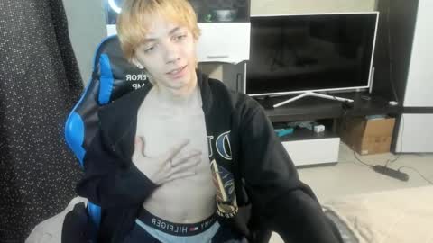 Snapshot of cute_grecha chatting on April 2026 06:05:01 AM Grisha online show from April 2026 06:05:01 AM