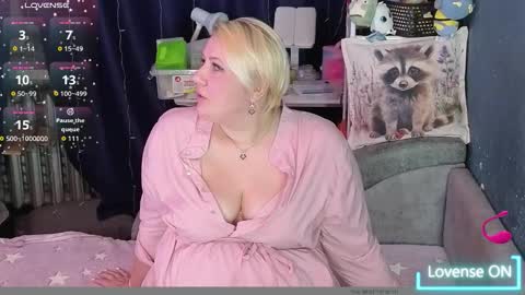 Snapshot of cute_hanna_bbw chatting on March 2026 08:25:02 PM Hanna online show from March 2026 08:25:02 PM