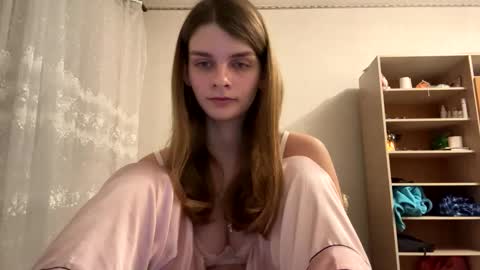cute_kitte online show from February 2025 05:16:01 PM