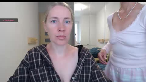 cute_lion_ online show from October 2025 02:39:02 PM