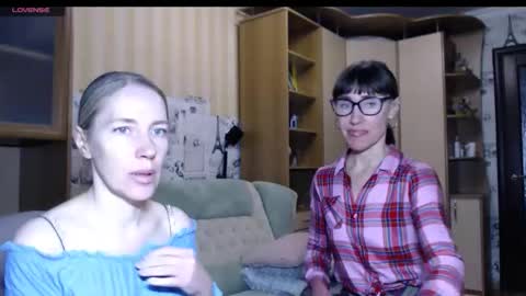 cute_lion_ online show from November 2025 12:14:02 PM