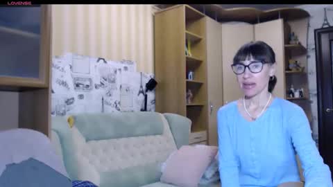 cute_lion_ online show from November 2025 12:22:01 PM