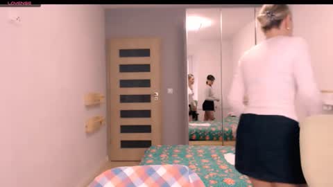 cute_lion_ online show from February 2026 01:26:01 PM