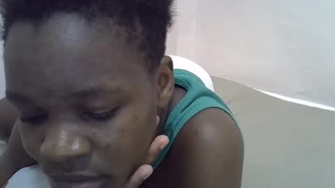 Snapshot of cute_marion chatting on February 2025 10:14:02 PM cute_marion online show from February 2025 10:14:02 PM