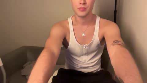 Snapshot of cute_moneylover chatting on November 2025 06:30:01 PM Pavla online show from November 2025 06:30:01 PM