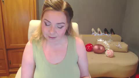 Snapshot of cute_phoenix chatting on April 2026 06:53:02 PM cute_phoenix online show from April 2026 06:53:02 PM