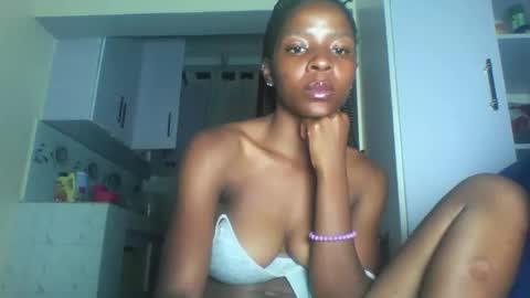 Snapshot of cute_sexy3 chatting on June 2026 10:59:01 PM SHARON online show from June 2026 10:59:01 PM
