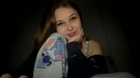 cute_shy00 online show from November 2025 11:59:02 PM