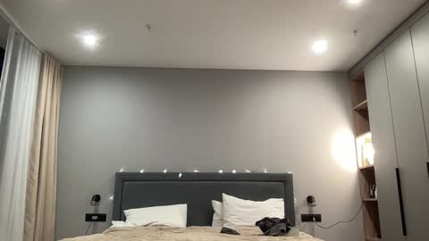 cute_skywalker online show from December 2025 01:52:02 PM