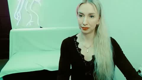 cute_smile_shy online show from February 2026 06:56:02 PM