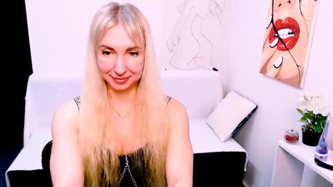 cute_smile_shy online show from March 2026 10:24:02 PM