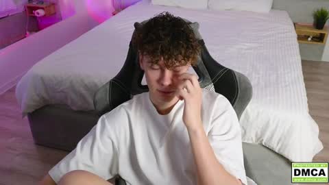 Snapshot of cute_thomas chatting on December 2024 06:04:02 PM Thomas - online show from December 2024 06:04:02 PM