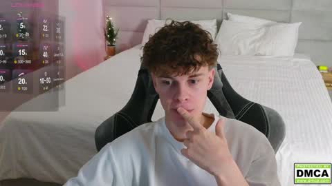 Snapshot of cute_thomas chatting on December 2024 08:00:01 PM Thomas - online show from December 2024 08:00:01 PM