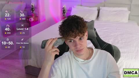 Snapshot of cute_thomas chatting on December 2024 08:16:02 PM Thomas - online show from December 2024 08:16:02 PM