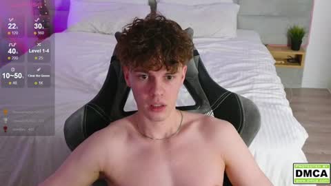 Snapshot of cute_thomas chatting on December 2024 02:25:01 AM Thomas - online show from December 2024 02:25:01 AM