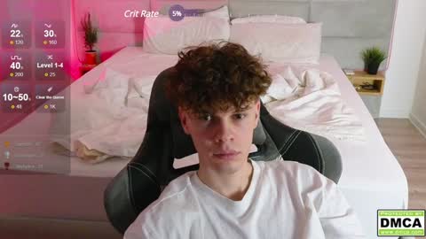 Snapshot of cute_thomas chatting on January 2025 10:04:01 PM Thomas - online show from January 2025 10:04:01 PM