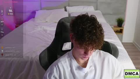 Snapshot of cute_thomas chatting on January 2025 09:47:02 PM Thomas - online show from January 2025 09:47:02 PM