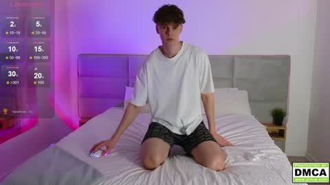 Snapshot of cute_thomas chatting on January 2025 12:33:01 AM Thomas - online show from January 2025 12:33:01 AM