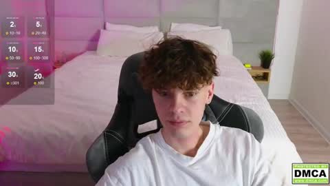 Snapshot of cute_thomas chatting on February 2025 05:40:01 PM Thomas - online show from February 2025 05:40:01 PM