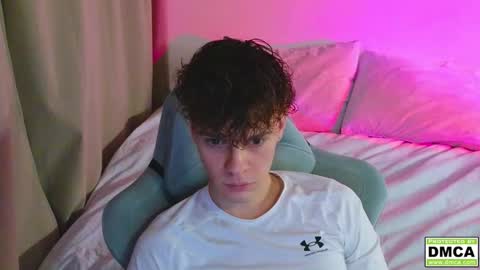 Snapshot of cute_thomas chatting on November 2025 02:56:01 PM Thomas - online show from November 2025 02:56:01 PM