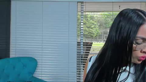 Snapshot of cuteanddesesperate chatting on February 2025 04:40:02 PM WANNA SEE MORE OF TWINS online show from February 2025 04:40:02 PM