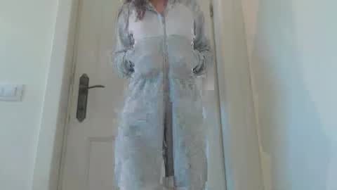 Snapshot of cuteangelx chatting on October 2025 10:17:02 AM Anne-Marie online show from October 2025 10:17:02 AM