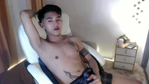 Snapshot of cuteasiancock98 chatting on February 2025 12:07:01 AM Steph online show from February 2025 12:07:01 AM