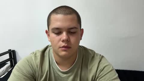 Alex online show from October 2025 06:49:02 PM