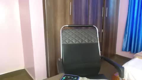 Snapshot of cutebuu chatting on November 2025 12:18:01 PM cutebuu online show from November 2025 12:18:01 PM