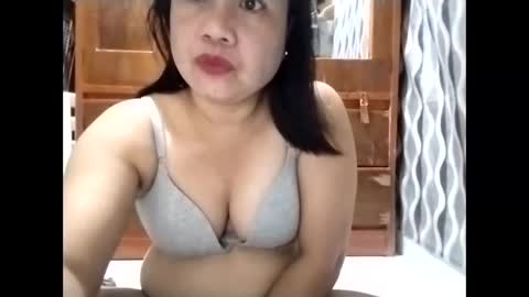 Snapshot of cutechey06 chatting on March 2026 09:08:01 PM Sky online show from March 2026 09:08:01 PM