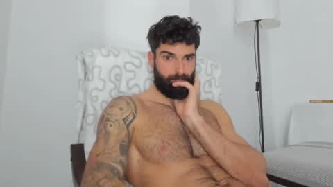 Snapshot of cuteeboy chatting on February 2025 08:07:01 AM cuteeboy online show from February 2025 08:07:01 AM