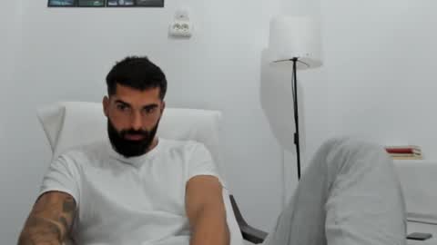 Snapshot of cuteeboy chatting on October 2025 03:42:01 PM cuteeboy online show from October 2025 03:42:01 PM