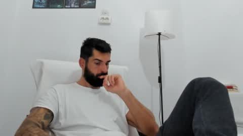 Snapshot of cuteeboy chatting on October 2025 05:41:02 AM cuteeboy online show from October 2025 05:41:02 AM