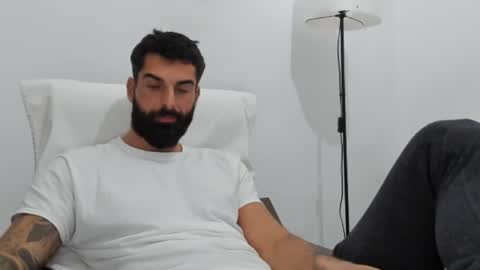 Snapshot of cuteeboy chatting on October 2025 05:57:02 PM cuteeboy online show from October 2025 05:57:02 PM