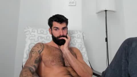 Snapshot of cuteeboy chatting on November 2025 10:47:02 AM cuteeboy online show from November 2025 10:47:02 AM