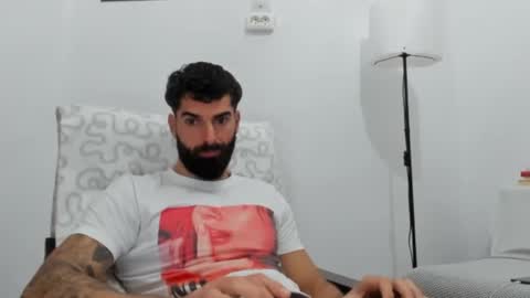 Snapshot of cuteeboy chatting on November 2025 07:43:01 AM cuteeboy online show from November 2025 07:43:01 AM